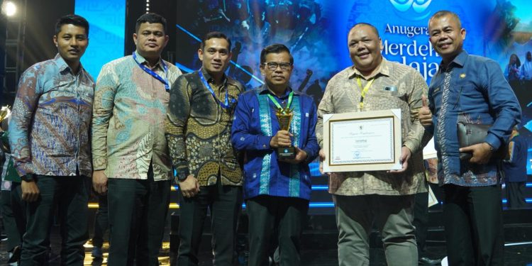 Nadiem Makarim Nobatkan Bukittinggi Sebagai Nominator Terbaik di Sumbar dalam Kategori Transformasi Pembelajaran.