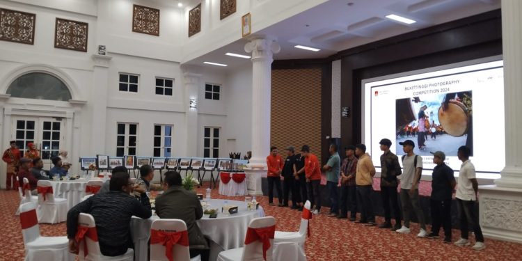 Fotografi Sebagai Penggerak Ekonomi Kreatif di Bukittinggi: Malam Anugerah 2024
