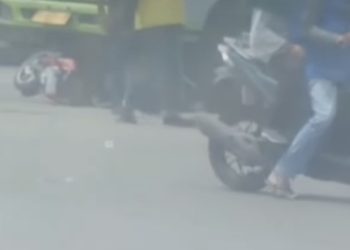 Lansia Alami Luka Serius Setelah Sepeda Motornya Ditabrak Truk Tangki di Padang