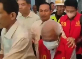 Kebakaran Warung Ayam Geprek di Payakumbuh: Api Tampak Besar