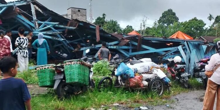 800san Karyawan PT LIN Pasaman Barat Tuntut Solusi Masalah Lahan dalam Aksi Demonstrasi