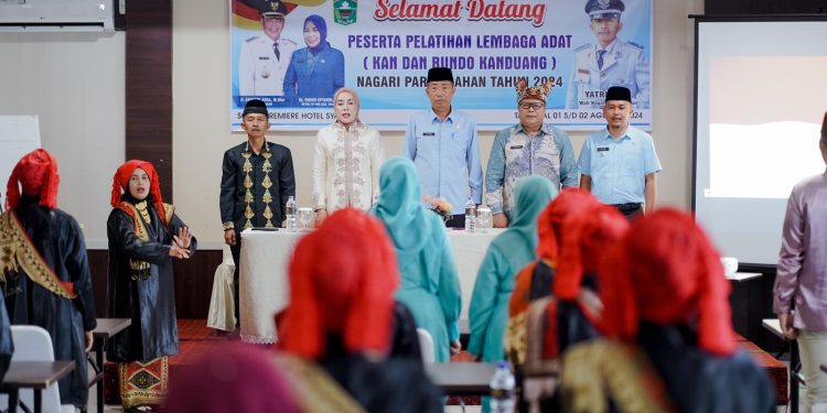 Hj Emiko Ajak Niniak Mamak dan Bundo Kanduang Perkuat Peran Sebagai Minang Sejati