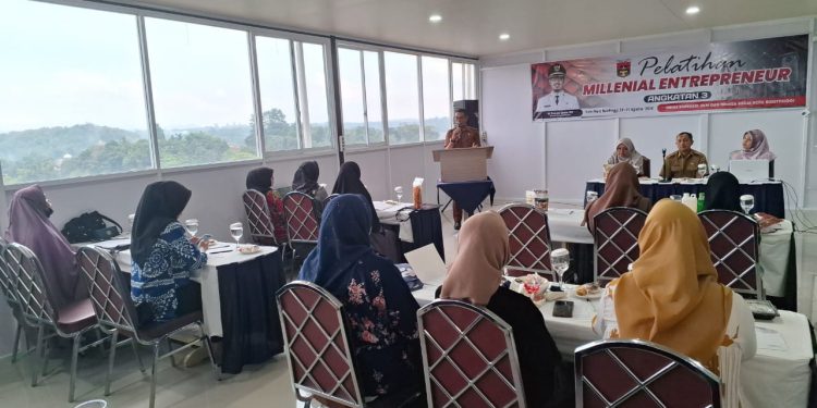 Dinas Koperasi UKM dan Tenaga Kerja Kota Bukittinggi Menggelar Pelatihan Millennial Entrepreneur Angkatan ke-3