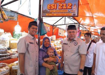 Pasangan Calon Nofil-Fresdoreza Kunjungi Pasar Atas Bukittinggi Usai Mendaftar ke KPU
