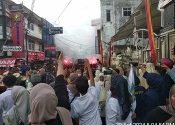 15 Ribu Lebih Warga Bukittinggi Padati Jantung Kota, Erman Safar-Heldo Aura Resmi Deklarasi Pencalonan