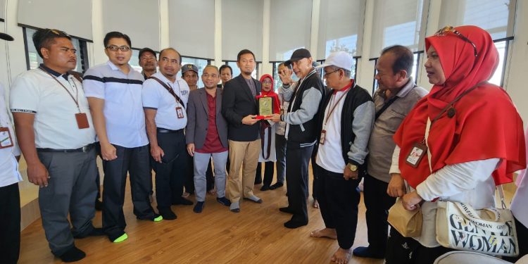 Dekopinda Agam ke Malaysia dan Thailand: Pelajaran Berharga dari Koperasi Co-Opbank Pertama dan As-Saddeck Islamic Cooperative