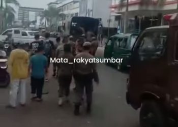 Beredar di Media Sosial PKL Diduga Dikeroyok oleh Oknum Satpol PP di Kawasan Permindo, Padang Barat