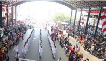 Di duga Mengantuk Truk Pembawa Gas LPG Tabrak Warung Kopi di Pariaman