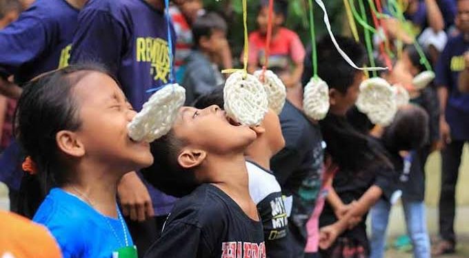 Spesial HUT RI 79 : Sejarah dan Filosofi Lomba Makan Kerupuk dalam Peringatan HUT RI