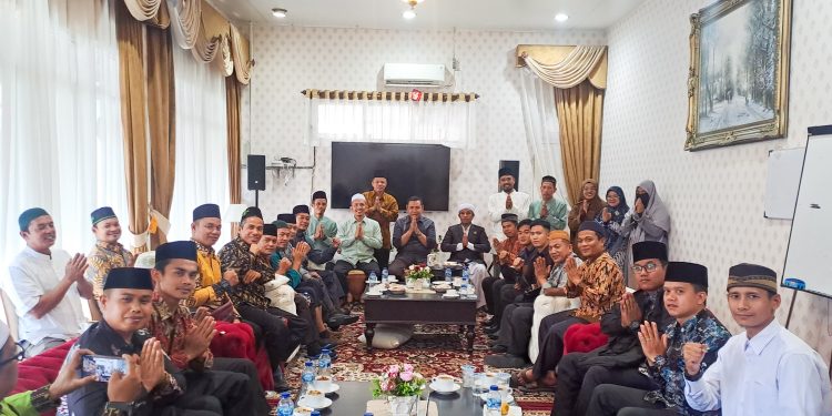 Bupati Solok Epyardi Asda Sambut Kedatangan Forum Komunikasi Pondok Pesantren (FKPP) Se Kab Solok