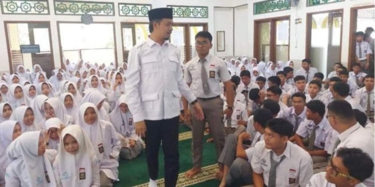Walikota Bukittinggi Kunjungi SMAN 1 untuk Motivasi Pendidikan