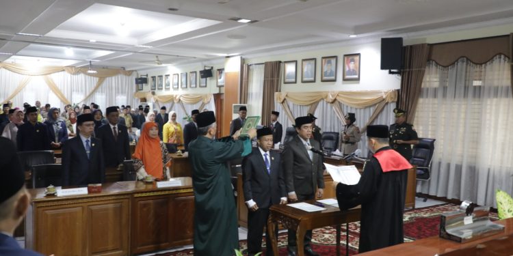 Pengucapan Sumpah/Janji Pimpinan DPRD Kota Bukittinggi Masa Jabatan 2024-2029