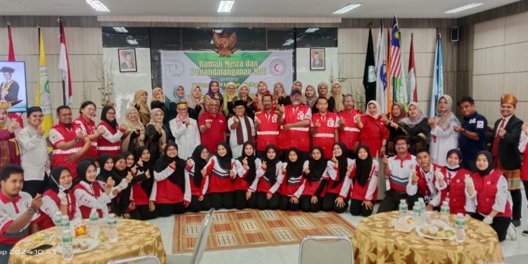 BULAN SABIT MERAH MALAYSIA DAN USIM KUNJUNGI PMI BUKITTINGGI, PERKUAT KERJASAMA ANTARNEGARA