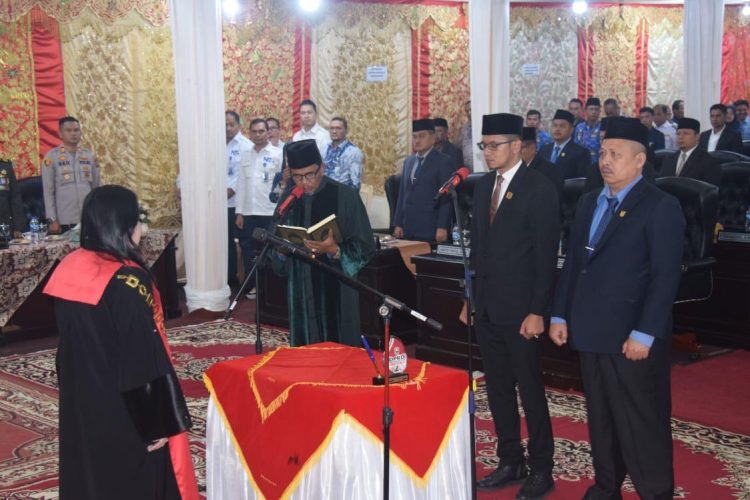 Ivoni Munir Jadi Ketua DPRD Solok
