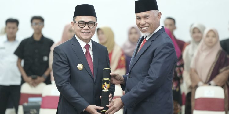 Hani Syopiar Rustam Dilantik Sebagai Pjs Wali Kota Bukittinggi