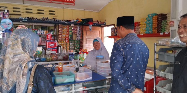 Heldo Aura dan Istri Mena Sri Dewi Disambut Hangat Masyarakat