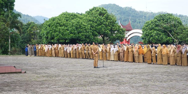 Selain Bicara Soal Kedisiplinan dan Kebersihan Kantor, Ricky Carnova Paparkan Terobosan Kadisdukcapil Kabupaten Solok