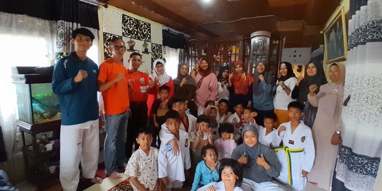 Aksi Sosial Warnai Anniversary Dojang Hoki Taekwondo Sport Bukittinggi