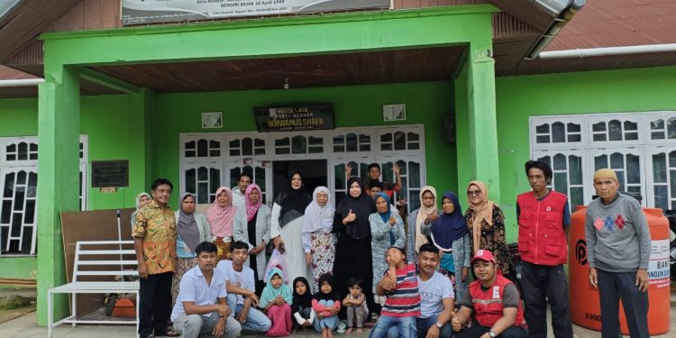 BPS Bunda dan PMI Bukittinggi Salurkan Bantuan ke Panti Asuhan di Agam
