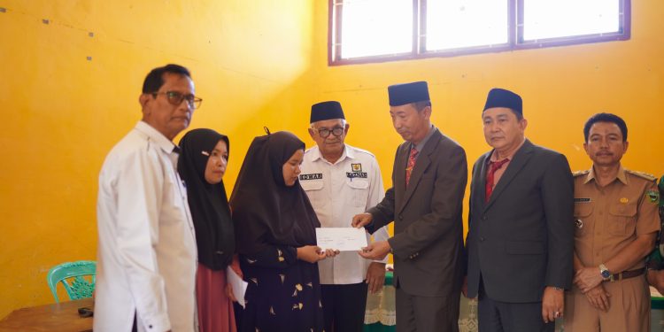 Keluarga Korban Tambang Emas Yang Longsor di Talang Babungo Dapat Bantuan