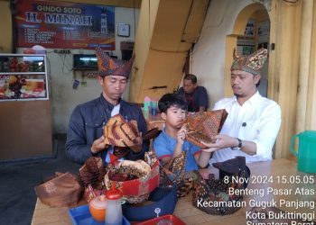 Bukittinggi: Erman dan Adam Safar Al Minangkabawi Belanja Deta