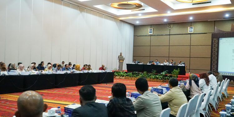 DPRD dengan TAPD Kabupaten Solok Bahas Ranperda APBD Tahun Anggaran 2025
