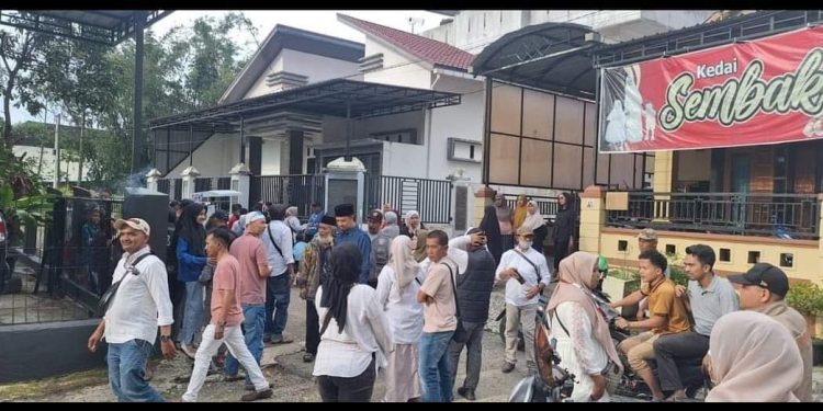 Paslon 3, Erman Safar-Heldo Aura Disambut Antusias Warga Tarok Dipo Bukittinggi