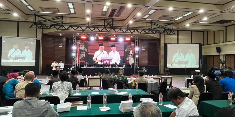 Ramlan Nurmartias dan Ibnu Asis Resmi Jabat Wako dan Wawako Bukittinggi 2025