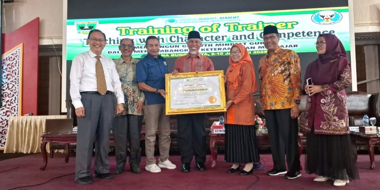 Training of Trainer Mengajar yang Berkarakter dan Kompetensi di Istana Bung Hatta Bukittinggi, Siapkan Guru Berkualitas
