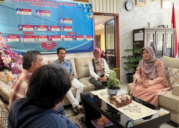 Dra. Hj. Meri Desna MM : Mengabdi dengan Cinta, Jadikan Inspirasi bagi Generasi Muda
