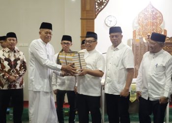 Wakil Wali Kota Payakumbuh Dampingi Tim Safari Ramadhan Sumbar Serahkan Bantuan Pembangunan Masjid Al Muttaqin