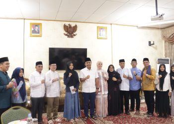 Wali Kota Payakumbuh dan Wakil Gubernur Sumbar Serahkan Beasiswa untuk Pelajar Berprestasi