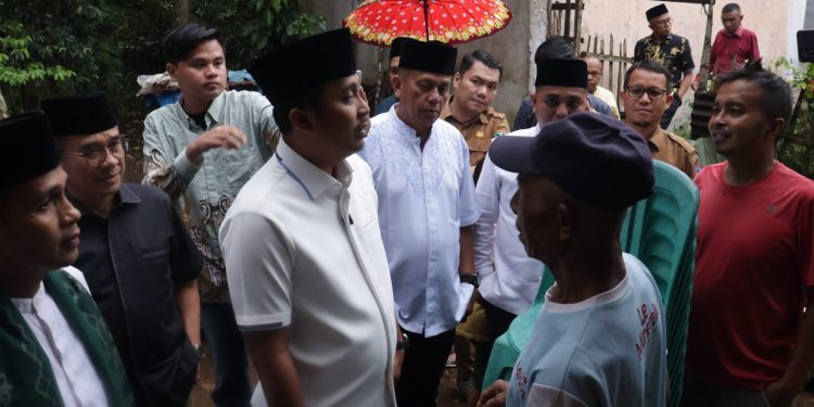 Wawako Payakumbuh dan Wagub Sumbar Serahkan Bantuan Rumah Layak Huni