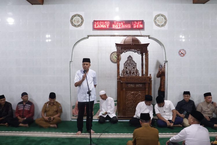 Wawako Payakumbuh Dampingi Wagub Sumbar dalam Safari Ramadhan di Masjid Baitul Inabah