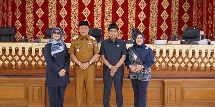 Ketua DPRD Payakumbuh Buka Rapat Telaah LKPJ 2024, Tekankan Evaluasi dan Transparansi Keuangan