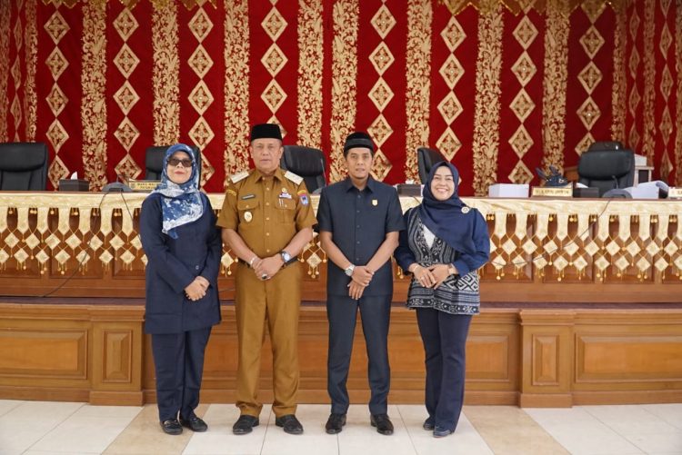 Ketua DPRD Payakumbuh Buka Rapat Telaah LKPJ 2024, Tekankan Evaluasi dan Transparansi Keuangan