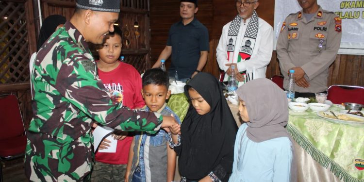 Kodim 0306/50 Kota Bersama Pertap Payakumbuh Gelar Buka Puasa Bersama Dan Santuni Anak Yatim Piatu