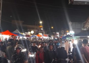 Pasar Dadakan dan Gema Takbiran Meriahkan Malam Akhir Ramadhan di Bukittinggi