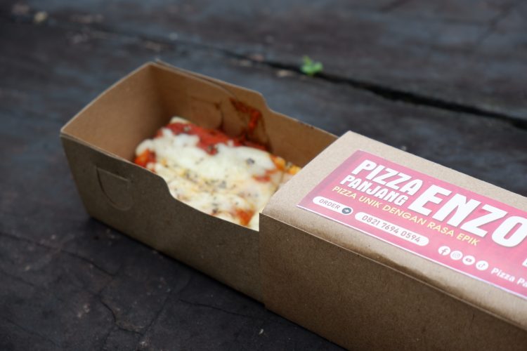 Pizza Panjang Enzo Payakumbuh Hadirkan Sensasi Pizza 5×25 cm dengan Cita Rasa Italia dan Sentuhan Lokal