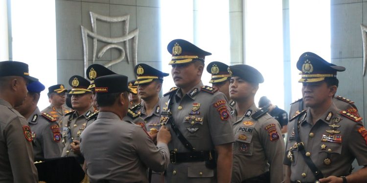 Kapolda Sumbar Pimpin Sertijab 3 Pejabat Utama dan 7 Kapolres di Jajaran Polda Sumbar
