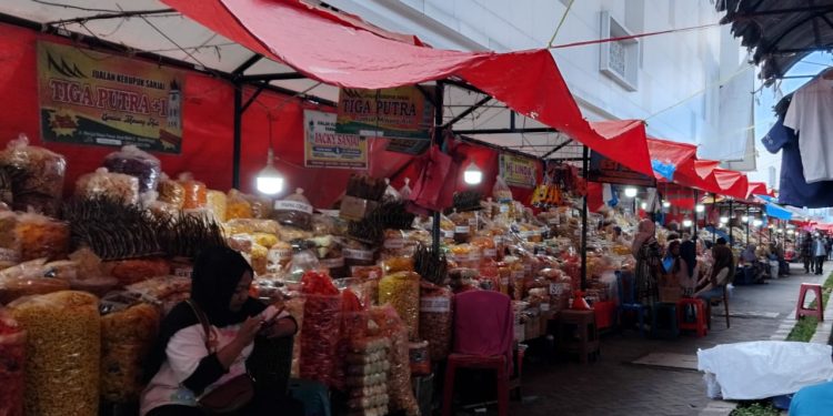 Bukan Hanya Jam Gadang, Bukittinggi Juga Surga Kuliner Keripik Sanjai