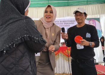 Anggun dan Ramah Senyum Dewi Anggraini Warnai Reses di Kota Kelahiran Bung Hatta