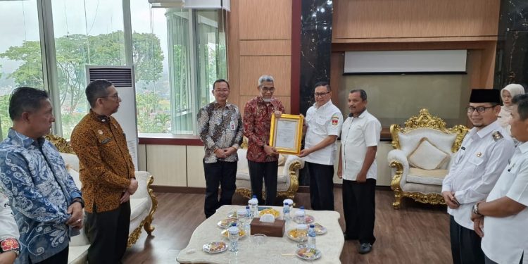 Negara Lindungi Warisan Budaya, Saluang dan Karupuak Sanjai di Bukittinggi Dapat Sertifikat KIK