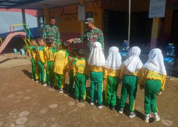 TK Permata Bunda di Nagari Harau Dikunjungi Anggota Satgas TMMD ke 124 Kodim 0306/50 Kota