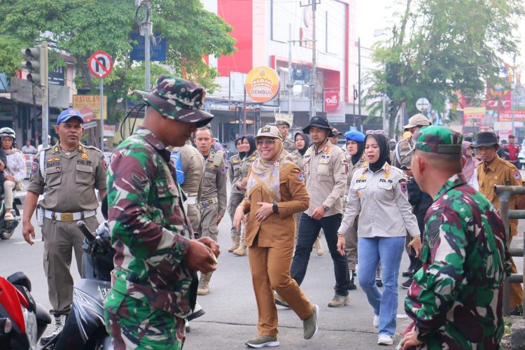 Lipsus : Pemko Payakumbuh Bongkar Paksa Bangunan Liar di Atas Fasilitas Umum