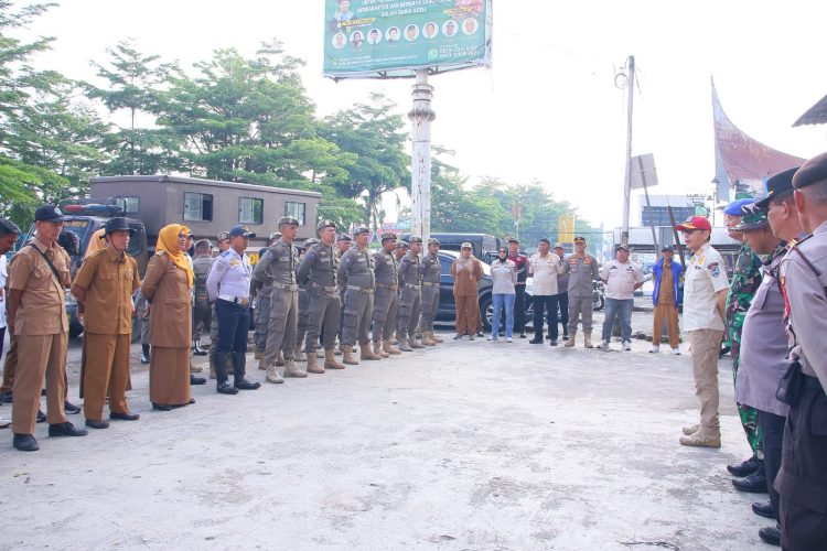 Lipsus : Pemko Payakumbuh Bongkar Paksa Bangunan Liar di Atas Fasilitas Umum