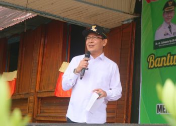 Dorong Ketahanan Pangan dan Kendalikan Inflasi, Wako Zulmaeta Serahkan Bantuan Bibit ke 20 KWT se-Kota Payakumbuh