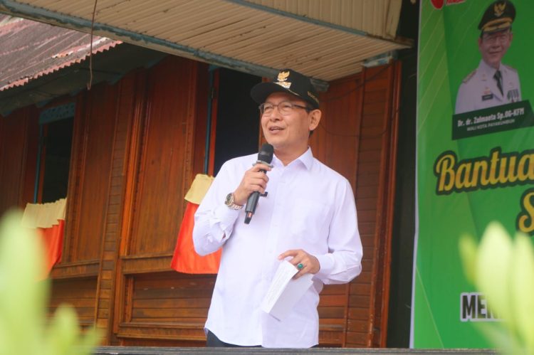 Dorong Ketahanan Pangan dan Kendalikan Inflasi, Wako Zulmaeta Serahkan Bantuan Bibit ke 20 KWT se-Kota Payakumbuh