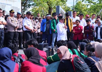 Aksi Damai Mahasiswa Payakumbuh, Wako Zulmaeta Tanggapi Langsung Kritik 100 Hari Kerja
