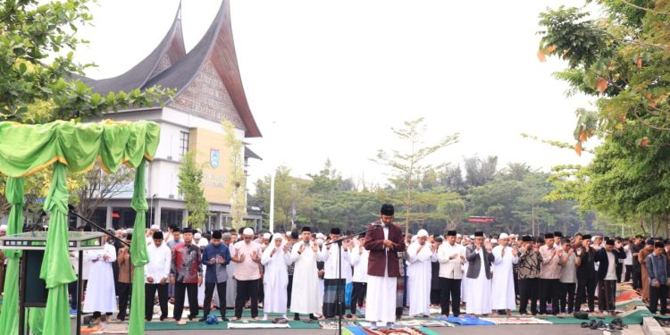 Wawako Payakumbuh Ajak Masyarakat Jadikan Idul Adha sebagai Momentum Kepedulian dan Pengorbanan